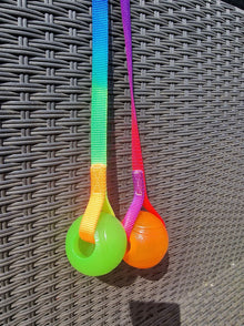 Flydebold med snor - 6 cm Ø
